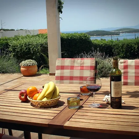 With A Parking Space Hvar - 12353 Apartmán